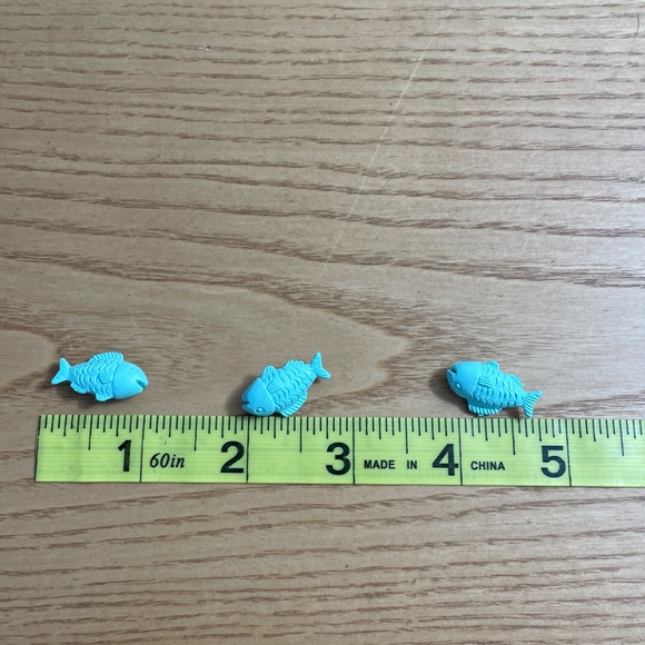 Lil Woodzeez Hopin Farmers Market Replacement Blue Fish Calico Critters Set - Picture 3 of 3